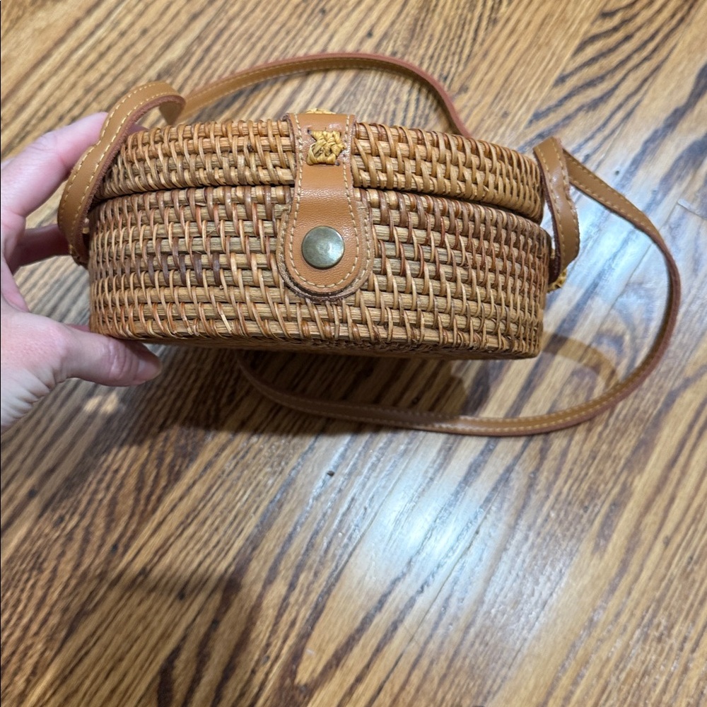 Round Rattan crossbody - Picture 2 of 4